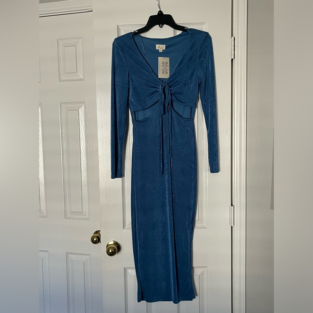 Boutique long sleeve cut out midi dress with slit